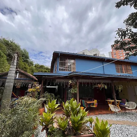 Yolo Hostel Medellin-3